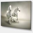 thumbnail image 2 of Chevaux Blancs à Déplacement Rapide - Impression sur Toile Animal, 2 of 3