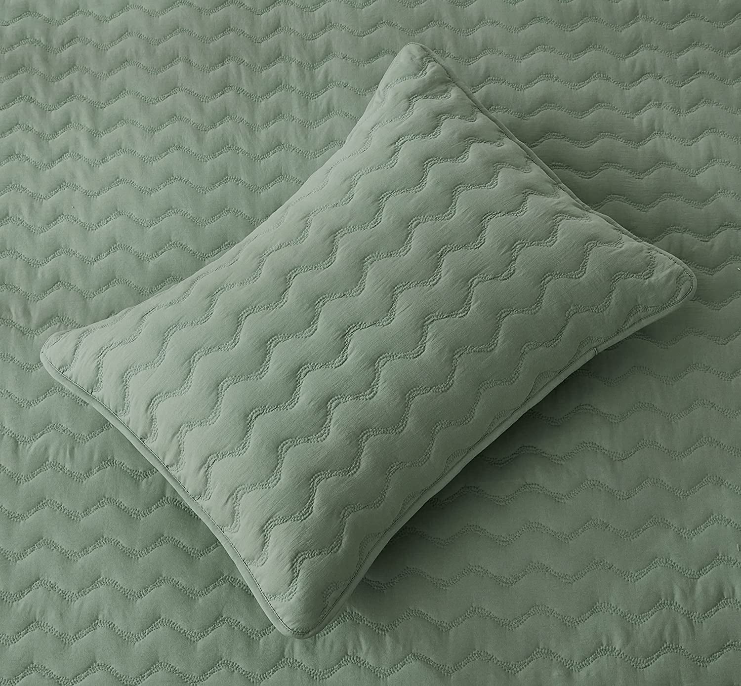 Chezmoi Collection Destiny 3-Piece Sage Queen Size Quilt Set - Stone-Washed Soft Microfiber Lightweight Quilted Bedspread Coverlet Set for All Seasons Wavy Line Stitching