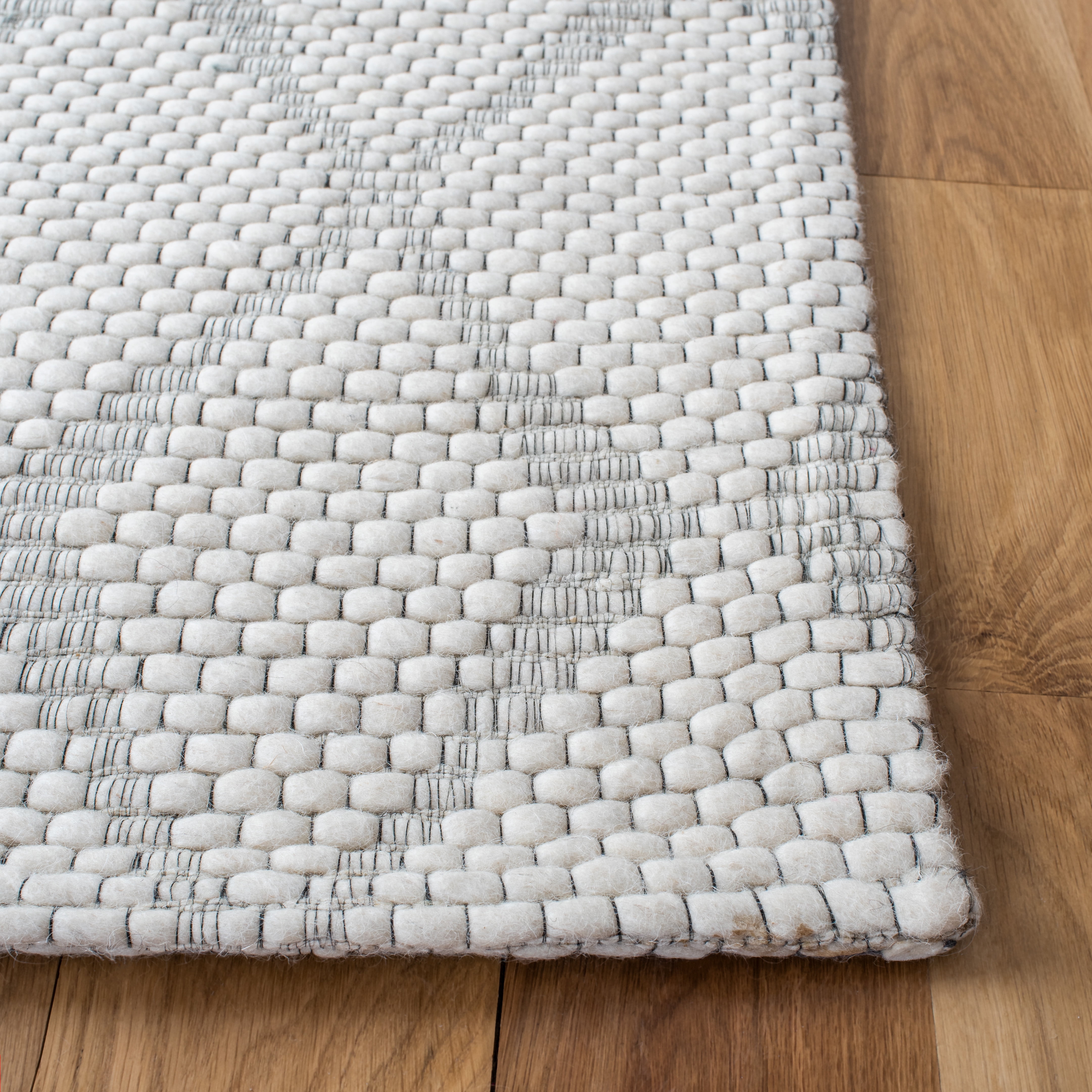 SAFAVIEH Marbella Aria Diamond Area Rug, Ivory, 7' x 7' Square