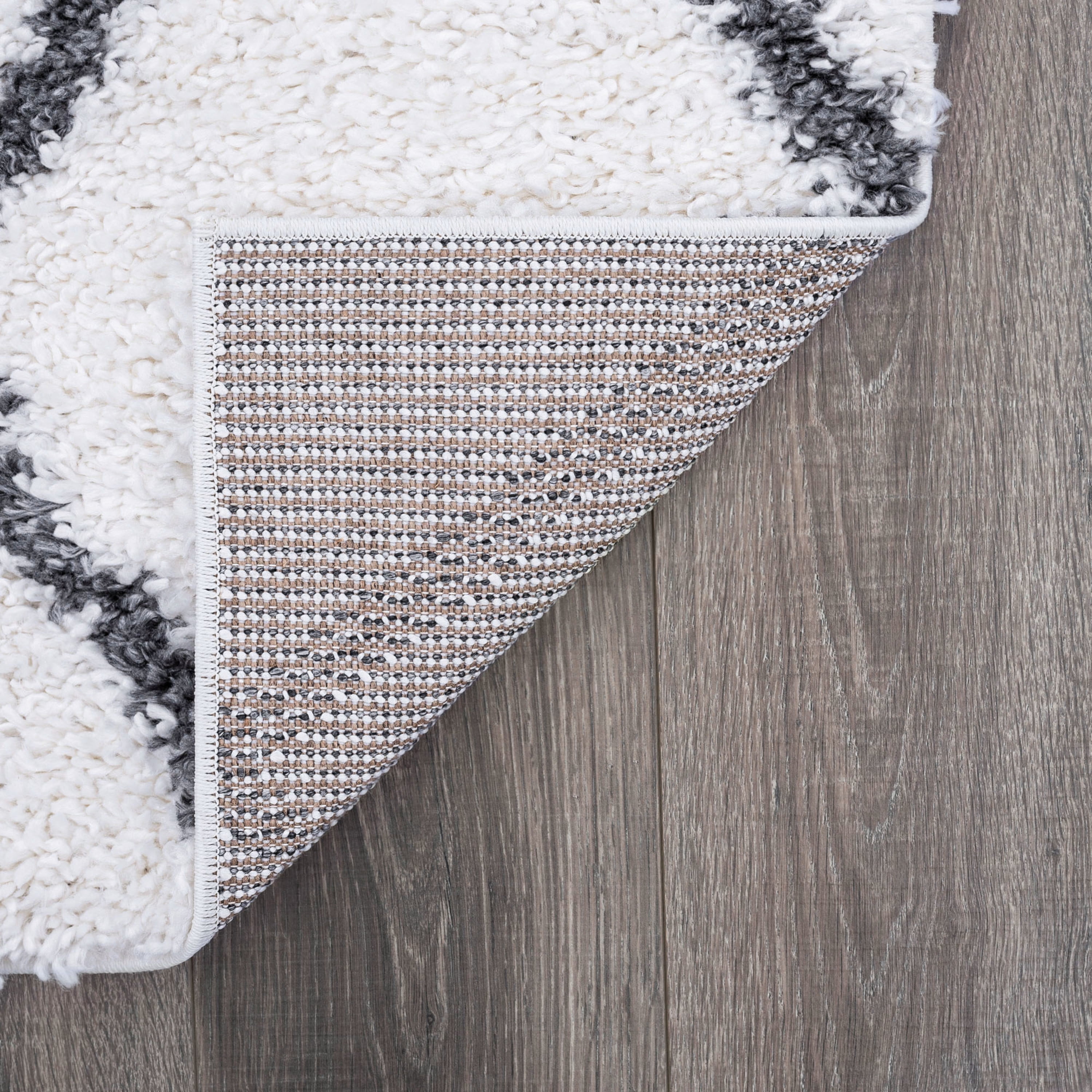 Bliss Rugs Transitional Geometric 5'3'' x 7'3'' White and Gray Polypropylene Indoor Area Rug, 5'3'' x 7'3''