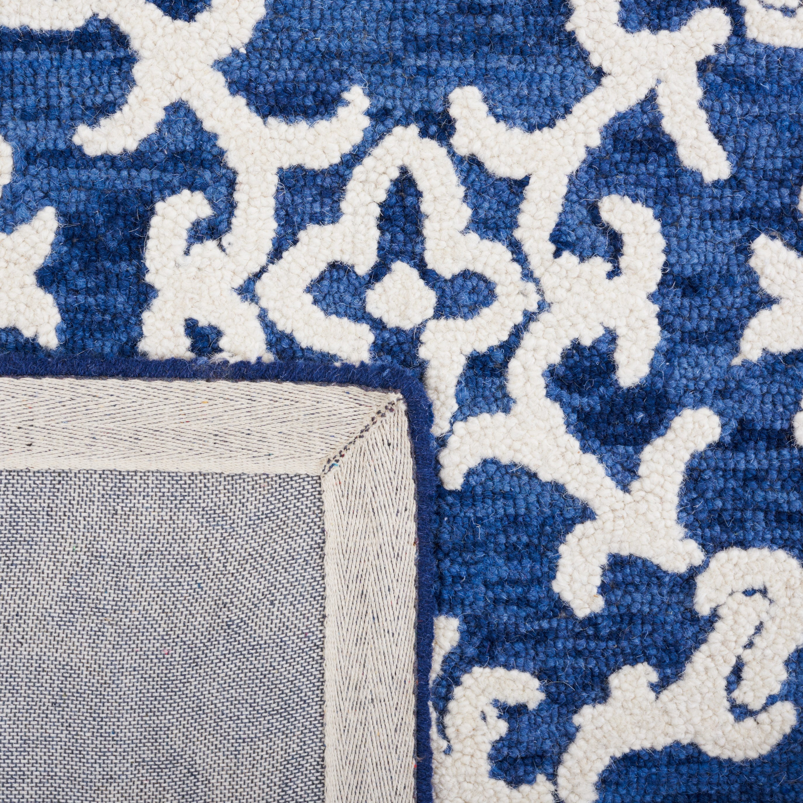 SAFAVIEH Blossom Cletus Geometric Wool Area Rug, Navy/Ivory, 6' x 9'