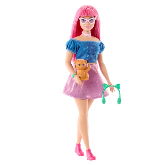 Poupée Daisy de Les Mystères de Barbie: Détectives de Plage dans sa tenue fétiche avec son chaton et ses accessoires