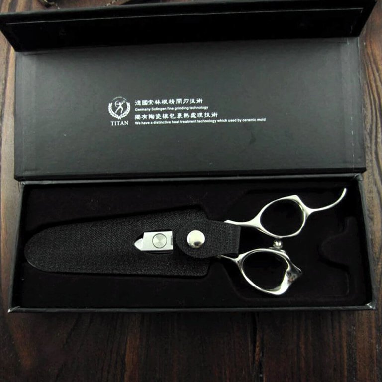 Japanese scissors with micro-serrations, Macrame scissors