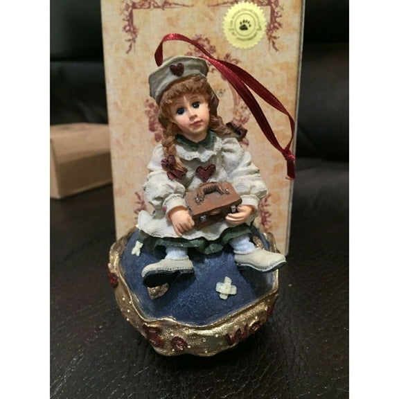 Yesterday's Child Boyds Dollstone The Boyds Collection Ltd. Katherine...Kind Heart Figurine