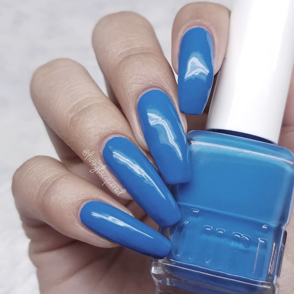 Blue/Gray-Toned Skittle Manicure | Grey nail designs, Gray nails, Short  acrylic nails designs