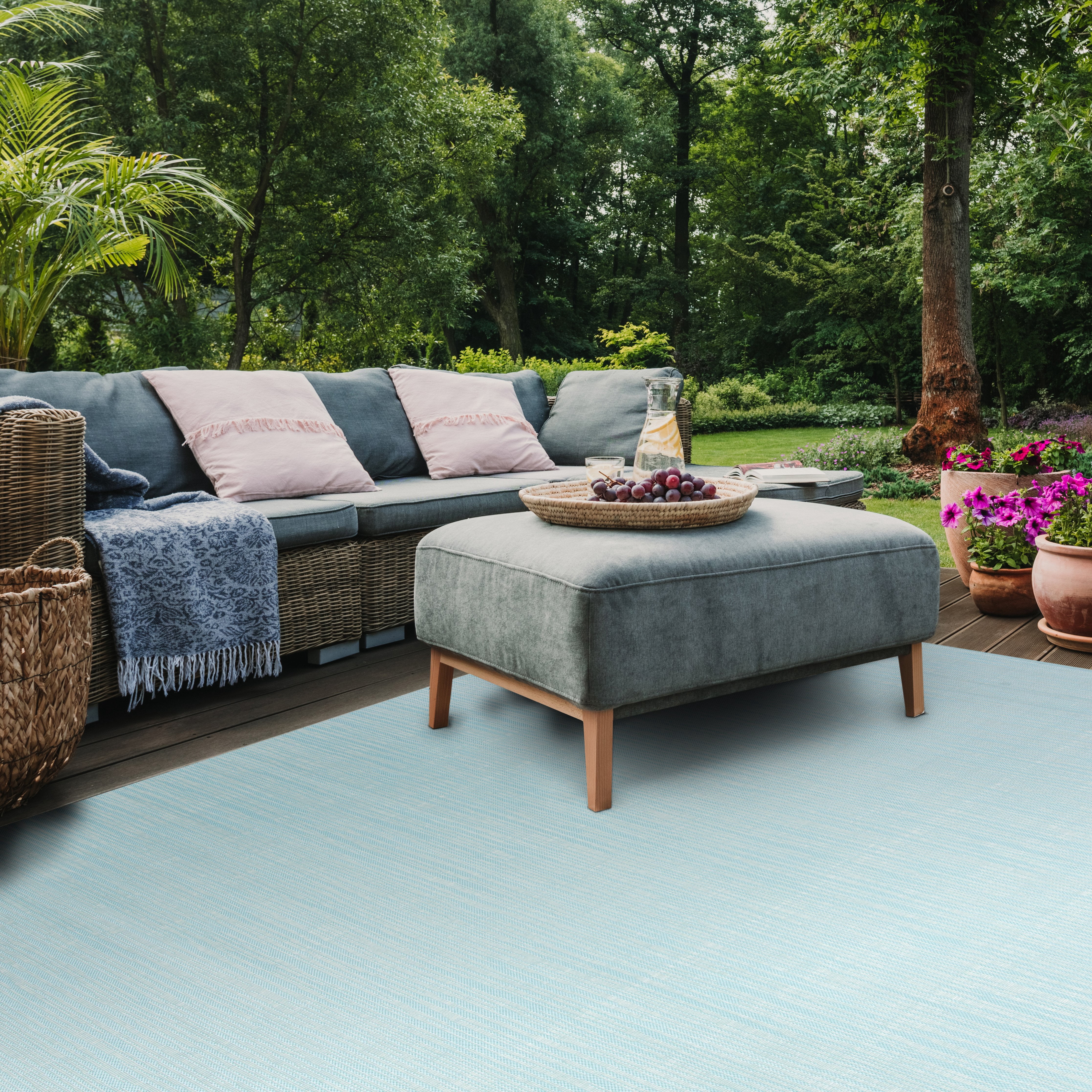 SAFAVIEH Courtyard Alana Contemporary Indoor/Outdoor Area Rug, 5'3" x 7'7", Aqua/Cream