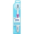 thumbnail image 2 of Oral-B Complete Deep Clean Cepillo de dientes eléctrico con batería (el color puede variar), 2 of 5