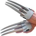thumbnail image 2 of Juguetes de Halloween con forma de garra de plástico para cosplay de Wolverine, 2 of 4