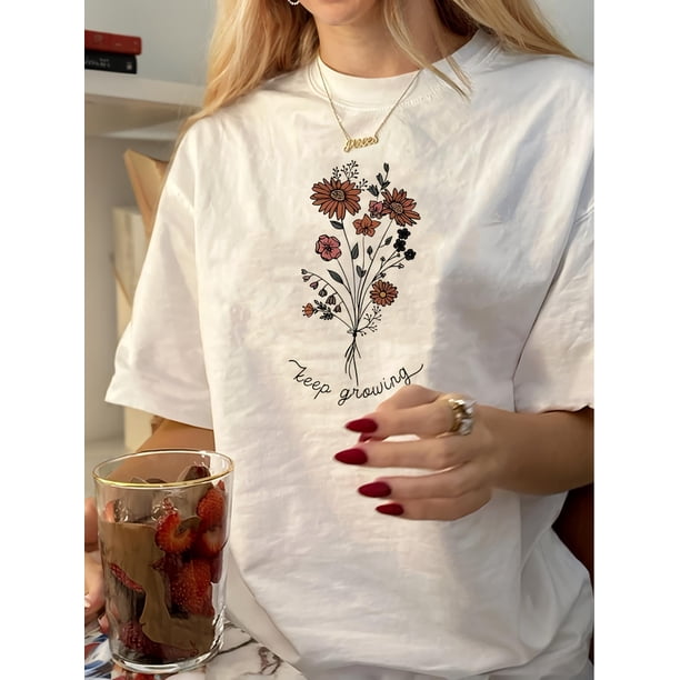 Women'S Vintage Casual Printed T-Shirt with a Round Neck And Directional Design.