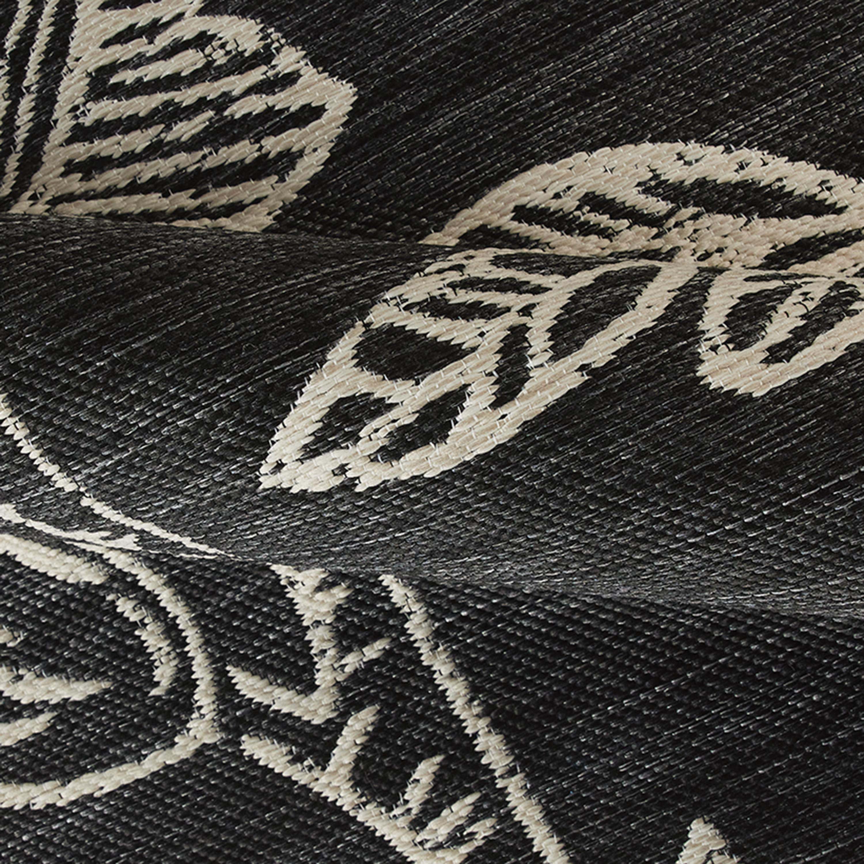 Mainstays 7' x 10' Black & White Floral Outdoor Rug