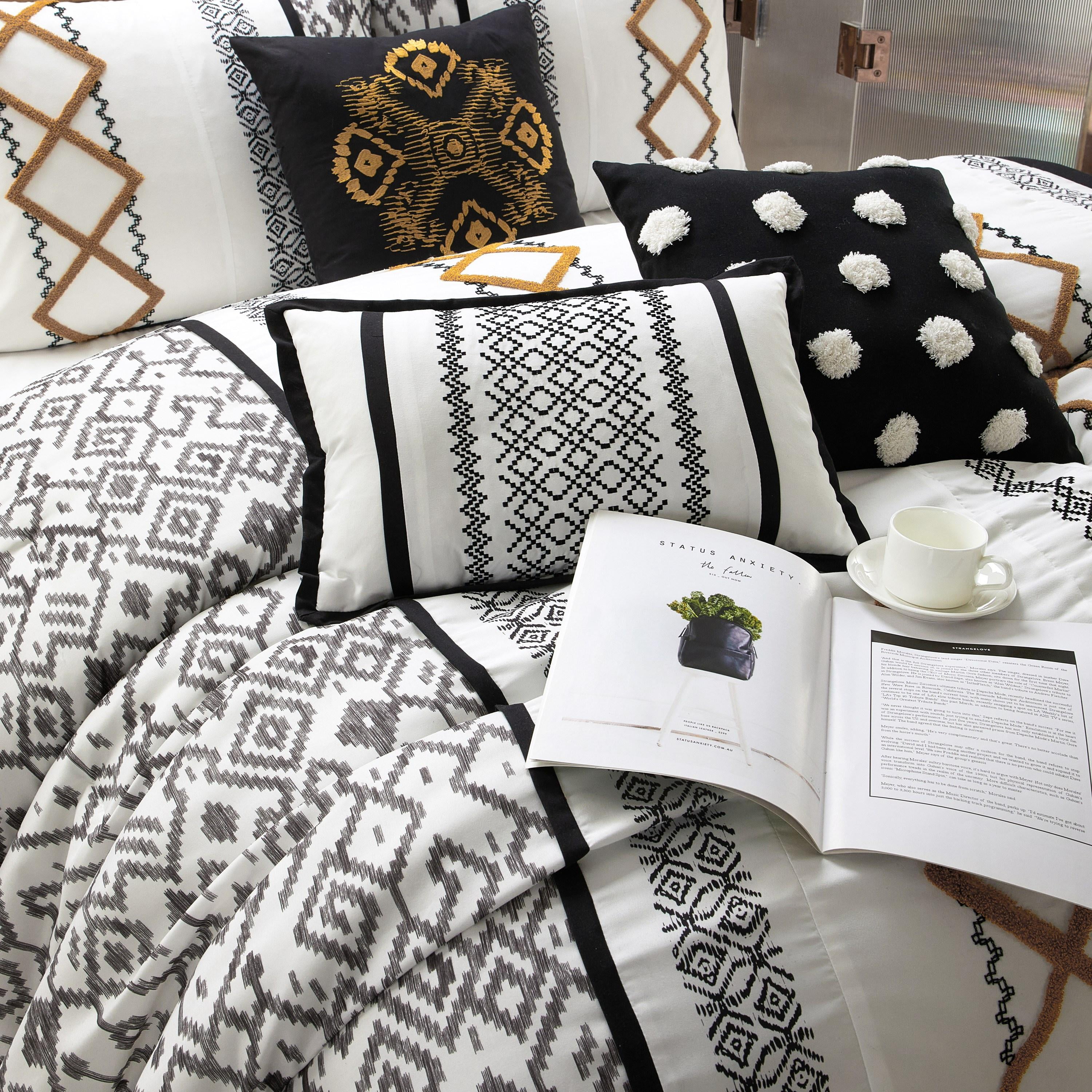 Nanshing Jamie 7 Piece Geometric Comforter Set, Black/Gold, King
