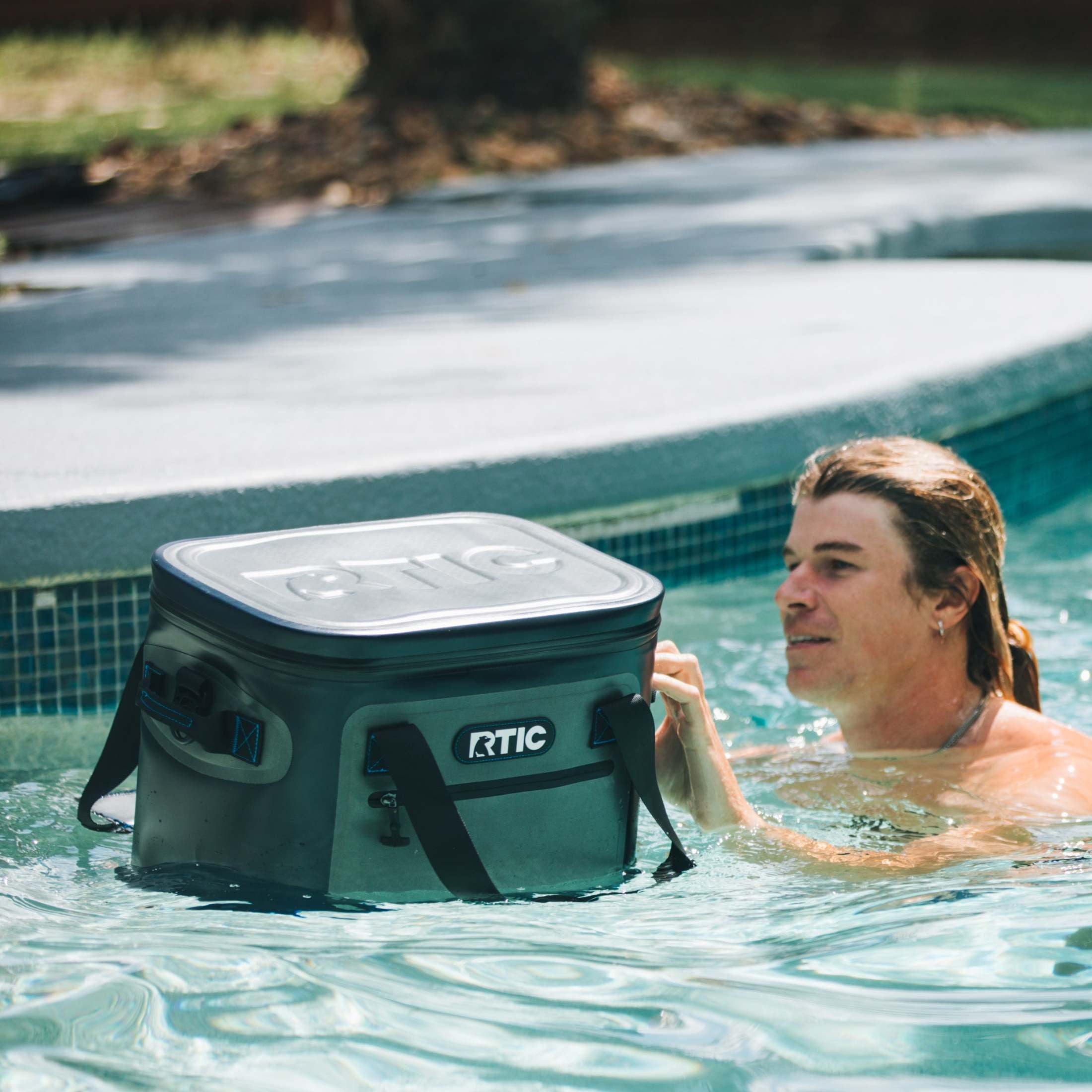 RTIC 30-Can, 20 Qt, Ultra-Tough Soft-Sided Cooler, Leakproof, Waterproof, Blue / Grey