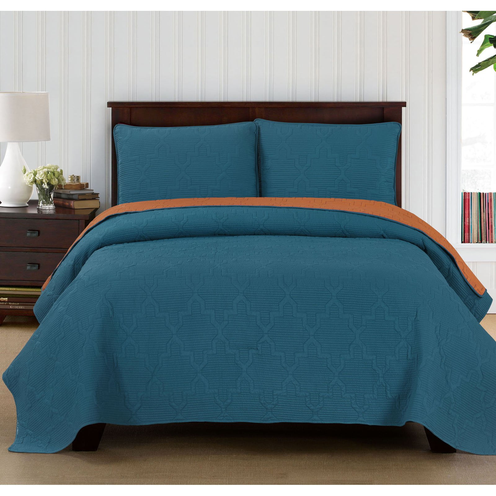 Brielle Home Casablanca Reversible Quilt Set & Sham Set