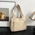 thumbnail image 5 of Bolso de hombro de nailon nuevo de Japón y Corea del Sur, bolso de mano informal de lona de gran capacidad a la moda de color sólido, bolso de mano para mujer, 5 of 5