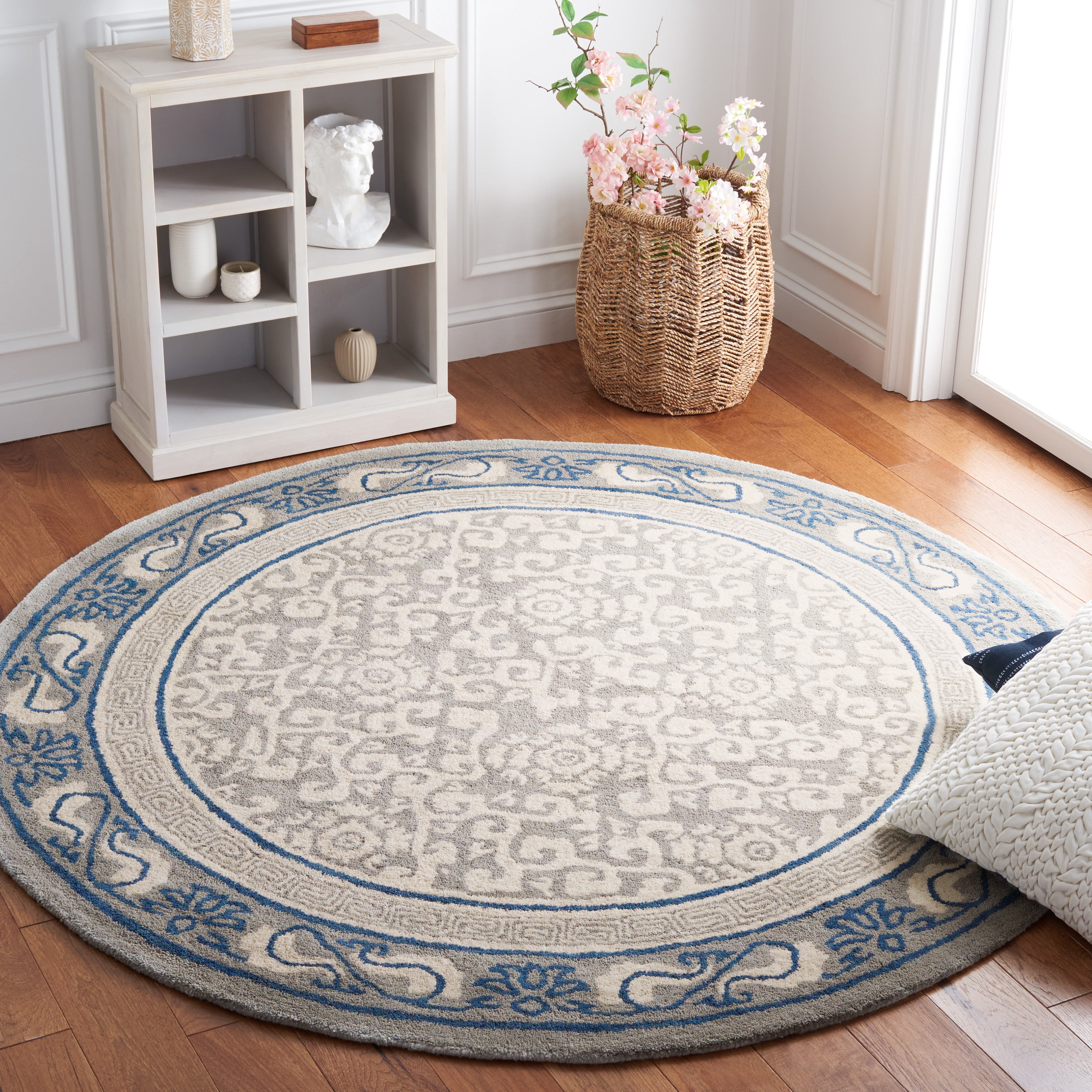 SAFAVIEH Antiquity Tiarnan Oriental Wool Area Rug, Grey/Ivory, 6' x 6' Round