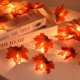 thumbnail image 4 of Guirnalda de luces LED de hojas de arce de 3 m y 20 LED con hojas de otoño falsas, guirnalda de hadas para Navidad, Acción de Gracias, fiesta de Halloween, decoración del hogar, 4 of 6