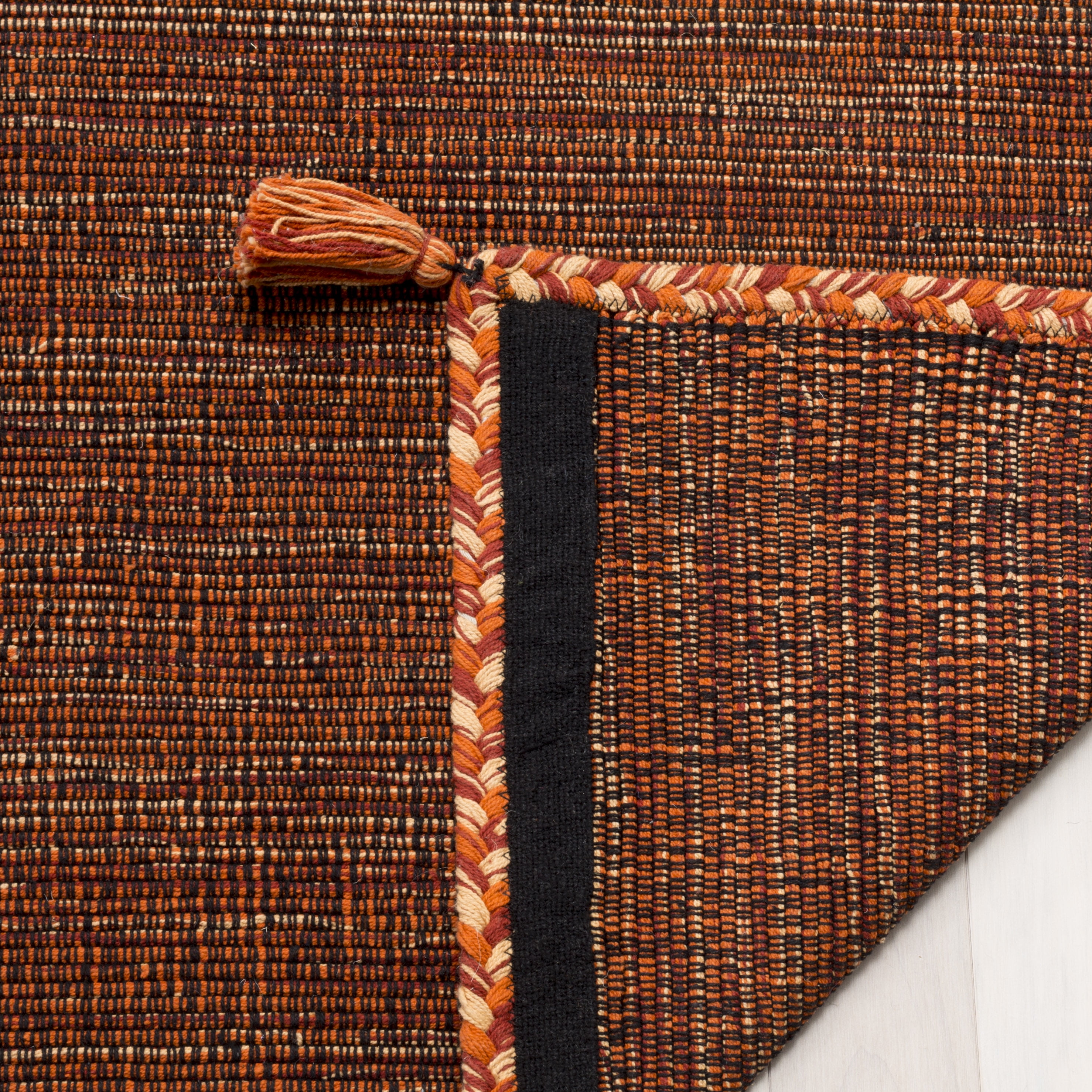 SAFAVIEH Montauk Bijar Solid Cotton Area Rug, Orange/Black, 2' x 3'