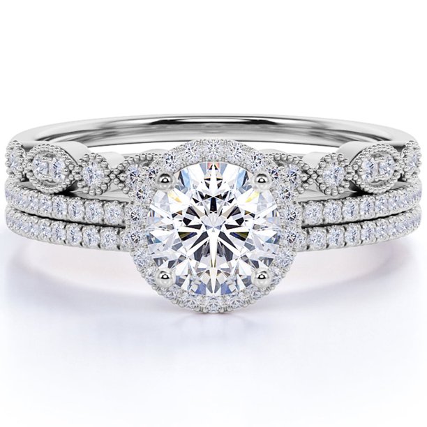 JeenMata Conjunto de Boda en Trío de Moissanitas de Corte Redondo de 1,5 Quilates con Halo y Bandas Art Déco en Oro Blanco de 18 K sobre Plata