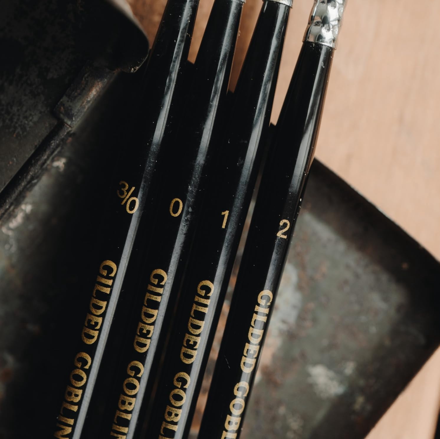 Kolinsky Sable Miniature Paint Brush Set – 6 Detail & Dry Brushes for Miniature Painting, Warhammer, D&D, Model Painting, Acrylics – Professional Fine Tip Brushes by