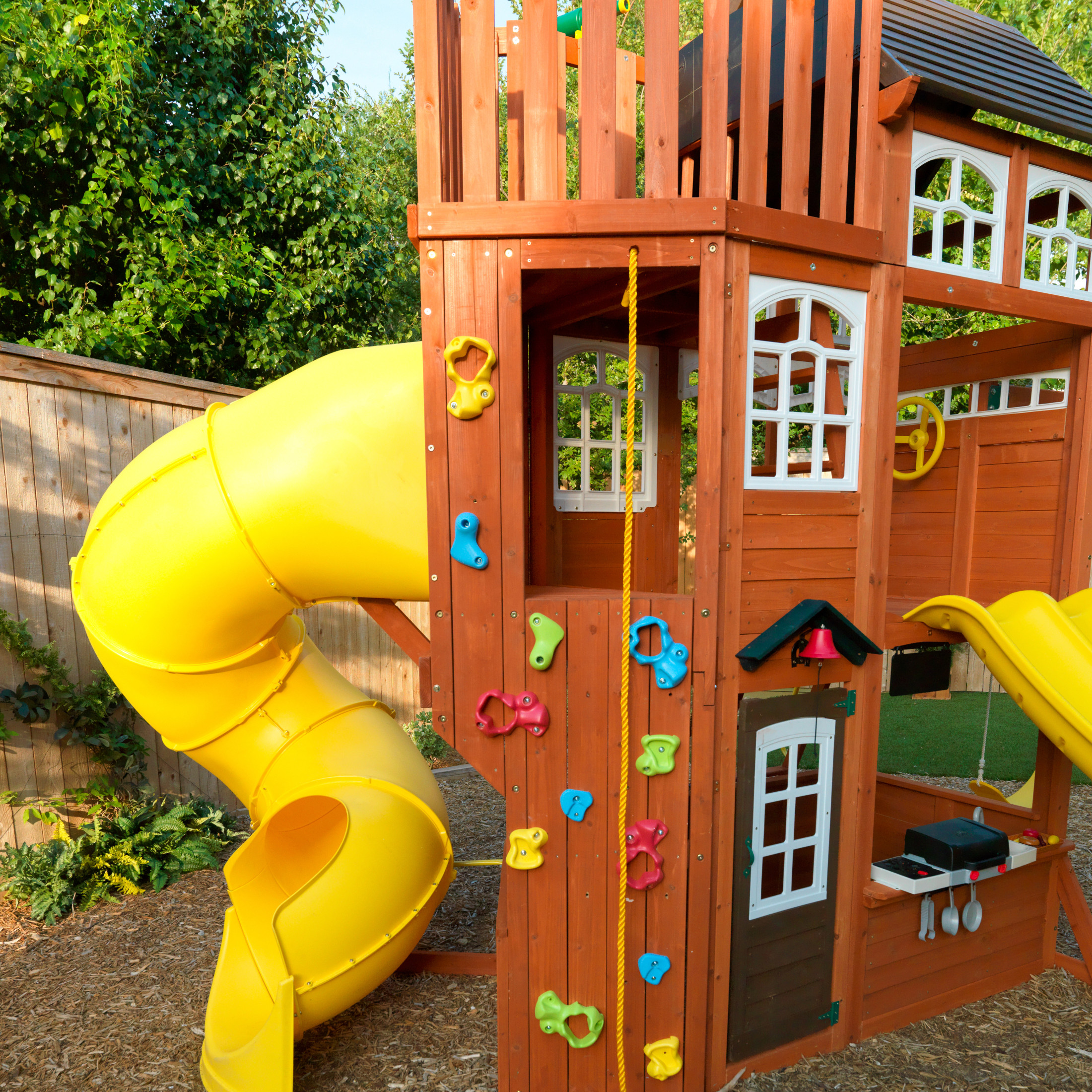 Cedar summit by kidkraft lookout deals lodge 3 slide cedar playset