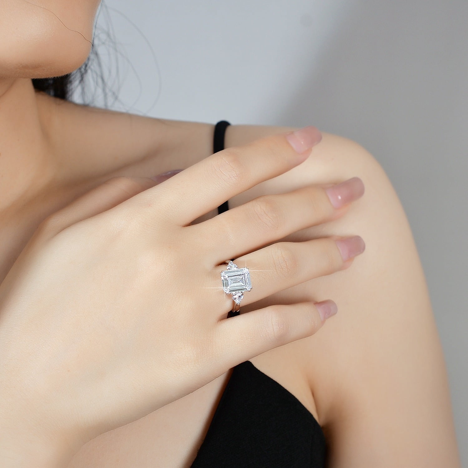 4ct Emerald Cut Moissanite Engagement Rings for Women Wedding Rings D Color VVS1 Sterling Silver Diamond Rings Moissanite Anniversary Promise Rings for Women with Certificate