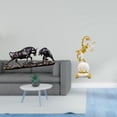 thumbnail image 2 of Estatua de escritorio,Figura decorativa de pelea de toros y osos,Figura de escritorio,Estantería con estatua de caballo para escritorio,oficina y decoración del hogar.,Figura decorativa de, 2 of 8