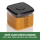 thumbnail image 3 of Exprimidor de frutas y verduras Omega de prensado en frío, 200 W, color negro, 3 of 8