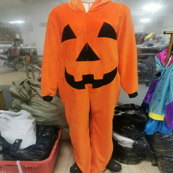 Couple costumes of Halloween Pumpkin clothing.