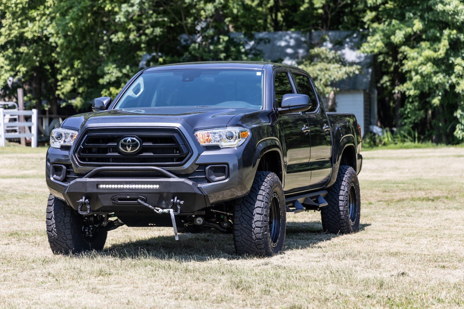 Rough Country Hybrid Front Bumper w/9500s Winch for 16-23 Toyota Tacoma - 10714