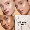 thumbnail image 4 of Iluminador en polvo e.l.f. Halo Glow Silky Vegan Soft Pearl Era, 4 of 9