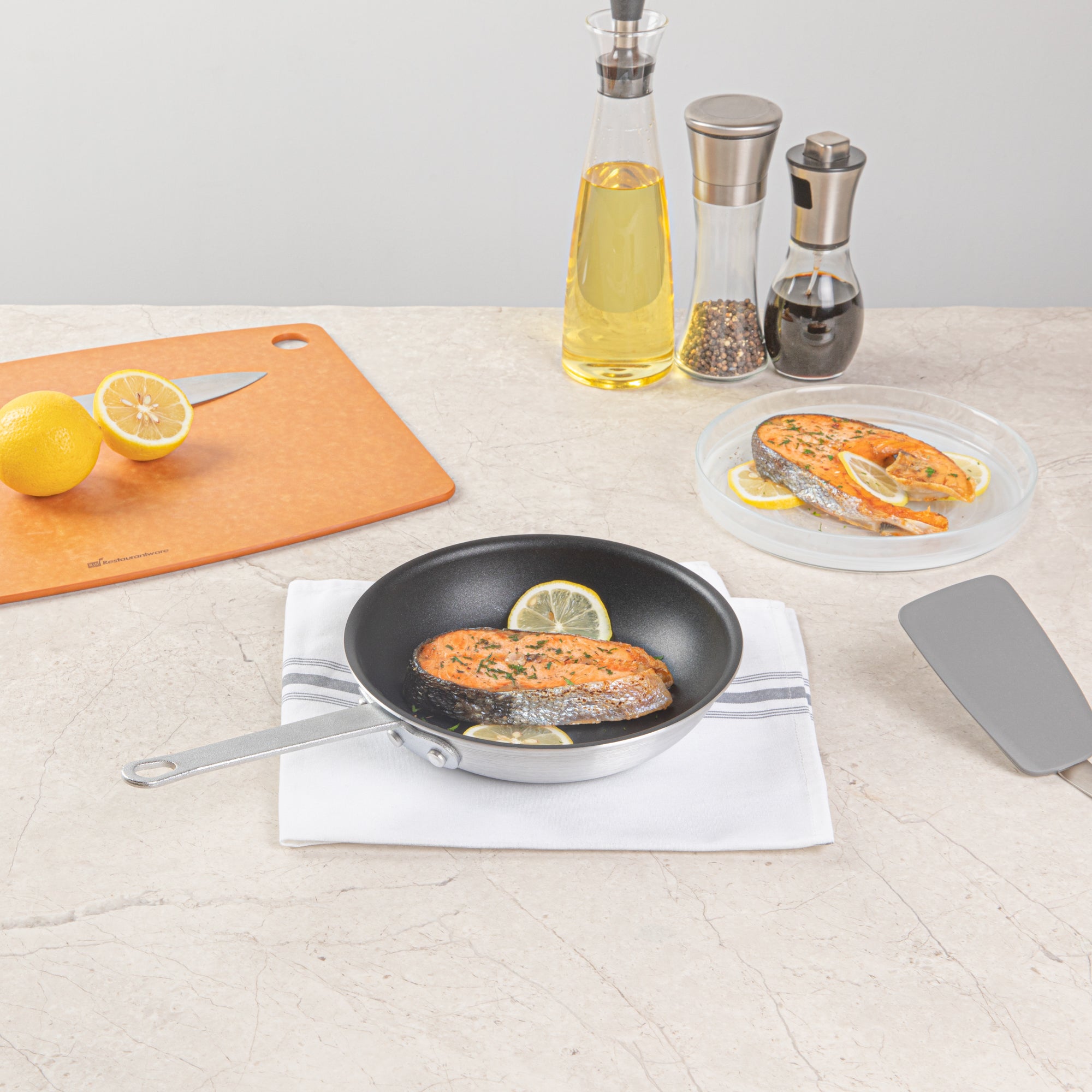 Restaurantware-Met Lux 8 Inch Fry Pans, Set Of 6 No-Stick Frying Pans - Induction-Ready, Triple-Riveted, Black Aluminum Cooking Skillets, Durable, For Searing, Sautéing, And Browning Food
