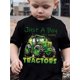 thumbnail image 2 of Camiseta de verano de manga corta con cuello redondo, informal y cómoda, con estampado gráfico de tractor verde, ideal para uso diario y al aire libre., 2 of 6