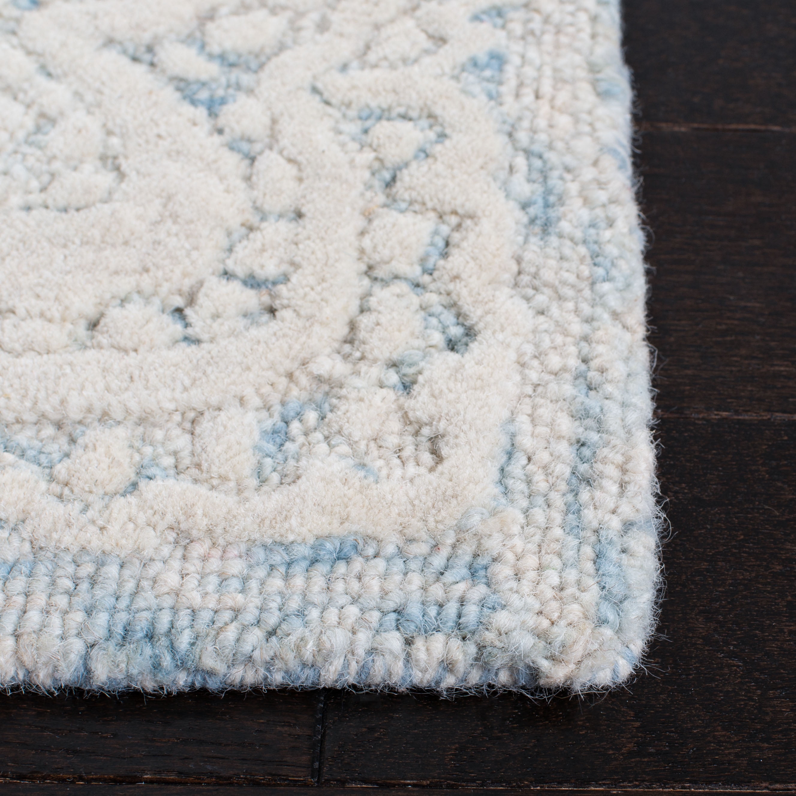 SAFAVIEH Glamour Stanice Distressed Floral Wool Area Rug, Blue/Ivory, 4' x 6'