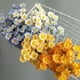 thumbnail image 1 of 30 cabezas de flores artificiales de manzanilla individuales, pequeño ramo de margaritas, decoración de margaritas falsas para sala de estar, flores secas de crisantemo, adornos de flores, 1 of 5