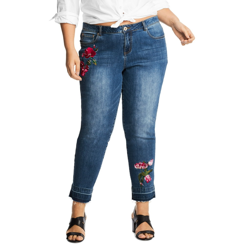 Hanes Just My Size Women's Plus Size Floral Embroidery Cropped Jeans