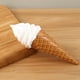 thumbnail image 3 of KAKOWELY Recuerdo de fiesta de helados, decoración de fiesta de helados falsos, juguete de helado artificial, 3 of 5