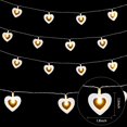 thumbnail image 4 of Cadena de luces de madera con forma de corazón para el día de San Valentín, luces LED colgantes de madera con forma de corazón, funciona con pilas, luces decorativas para dormitorio, vacaciones, cumpleaños, boda (blanco, 40 luces) oso de fresa Electrónica, 4 of 5