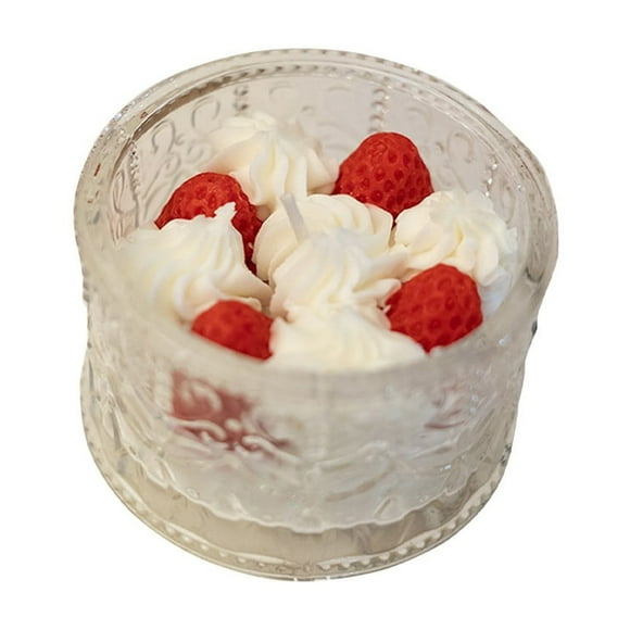 Velas de aromaterapia con pastel de fresa romántico que crean un ambiente con exquisitas fragancias de aceite para una experiencia encantadora.