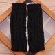 thumbnail image 2 of Guantes de punto unisex de invierno de 20 cm, mangas largas sin dedos con orificio para el pulgar para hombres y mujeres (negro), 2 of 6