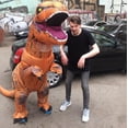 thumbnail image 2 of Disfraz inflable de dinosaurio Piamif para adulto, T-Rex, marrón, 2 of 8
