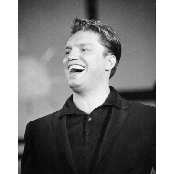Guy Mitchell 1950's smiling portrait popular American singer 5x7 photo