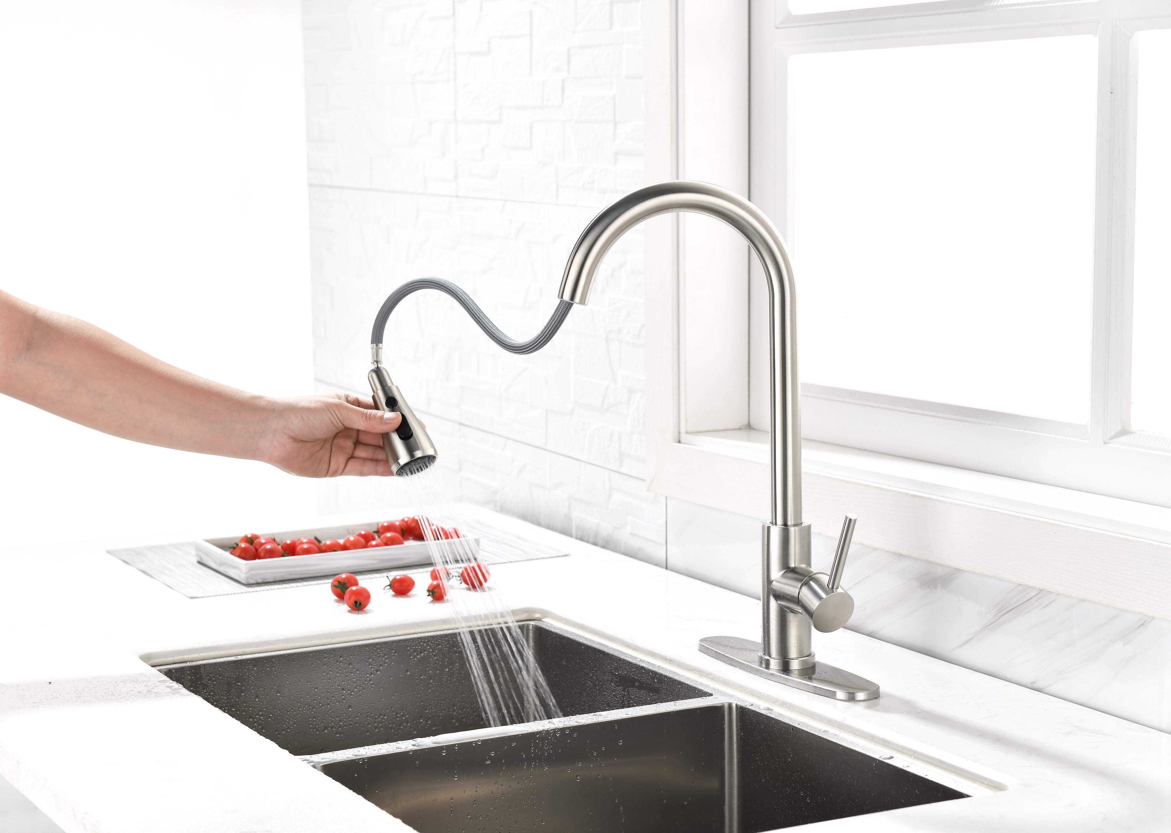 Izzovium Single Handle High Arc Brushed Nickel Kitchen Faucet with Pull Out Sprayer, 360° Swivel Stainless Steel Sink Faucet, Easy Temperature Control