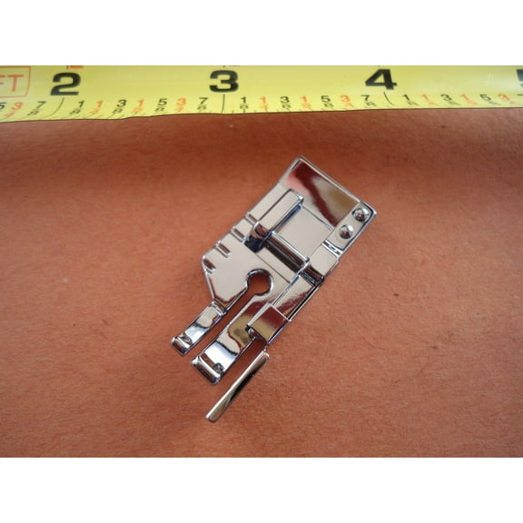 Snap on 1/4" Quilting Foot with Guide Equivalent Brother Baby Lock SA185