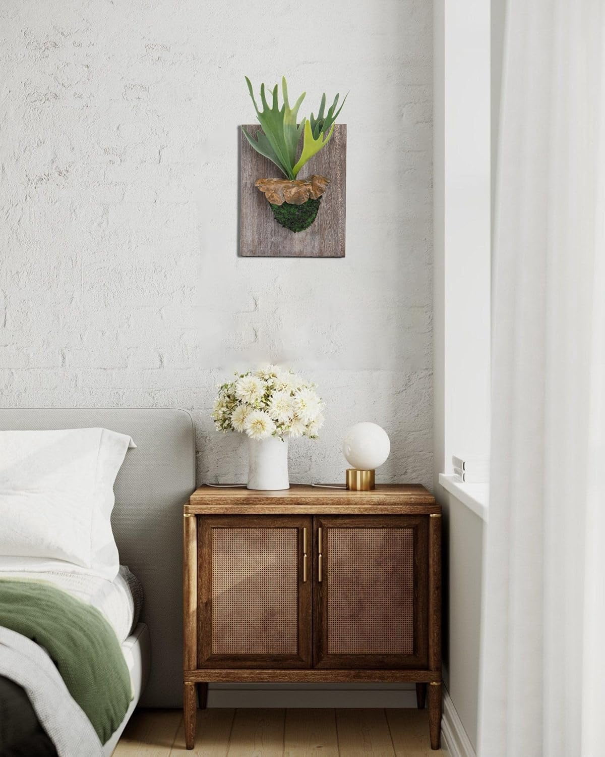 Artificial Plant Wall Decor Realistic Fake Wall Hanging Plants with Wooden Board Moss Faux Staghorn Fern Wall Plants for Home Indoor Art