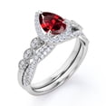 thumbnail image 3 of JeenMata Anillo de Compromiso Vintage de 1,5 Quilates con Piedra Natal de Enero en Talla Pera y Moissanita: Conjunto Nupcial con Halo Pavé en Oro Blanco de 18 K sobre Plata, 3 of 6