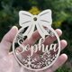 thumbnail image 4 of Bola de copo de nieve navideña personalizada con diferentes nombres, adorno de madera navideño personalizado con nombre, regalo de Navidad para el hogar, 4 of 5