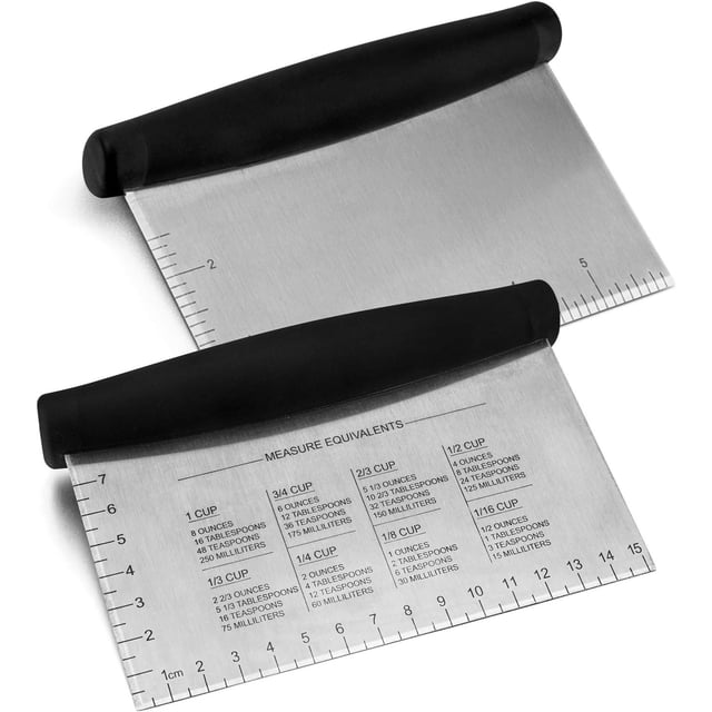 Picadora raspadora de plancha de metal, cortador de pastelería raspador de banco de masa de acero inoxidable con marcas de medición, herramienta de cocina multiusos, (paquete de 2)