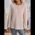 thumbnail image 4 of Camiseta Informal de Punto de Larga con Cuello Redondo y Botones A Rayas para Mujer Albaricoque M, 4 of 10
