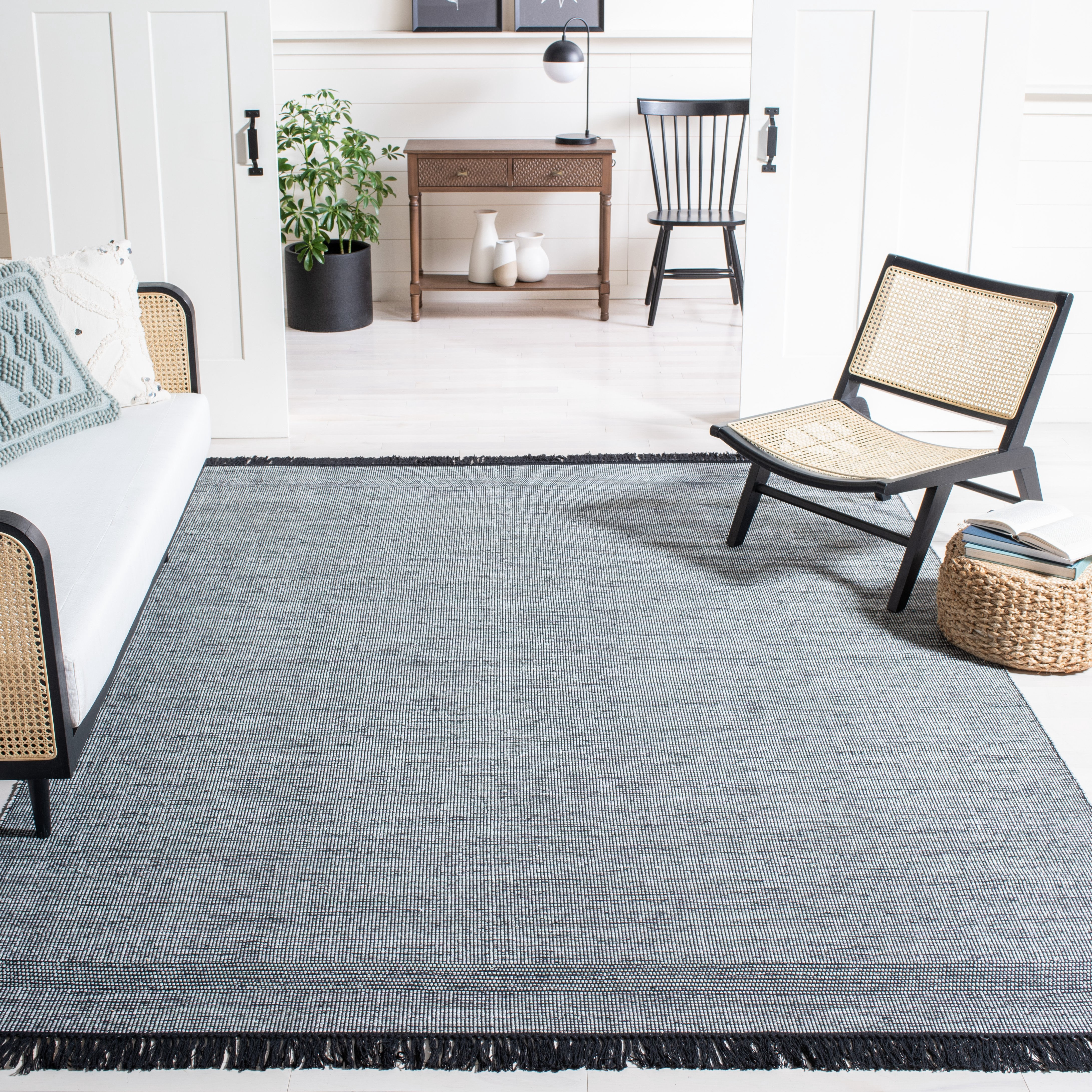 SAFAVIEH Montauk Kelsey Distressed Cotton Area Rug, Light Green/Black, 8' x 10'