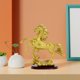 thumbnail image 4 of Estatua moderna de caballo al galope, escultura, figura de resina, arte Feng Shui para porche A, 4 of 7
